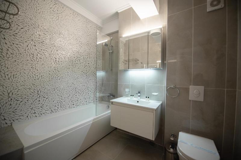 Junior Suite with Balcony image 3
