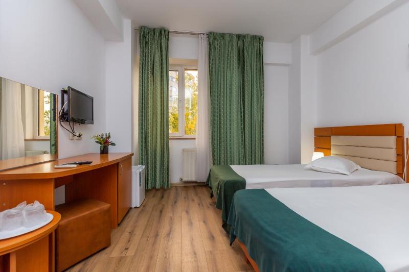 Triple Room image 3