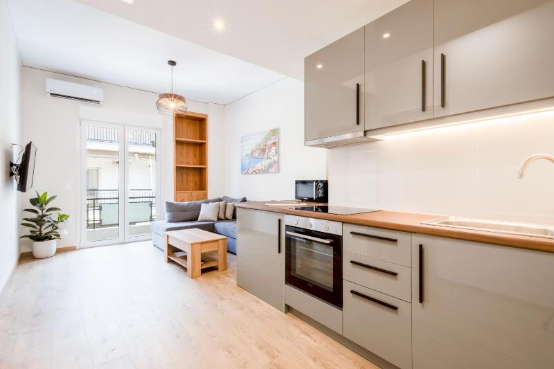 Modern 2-Bedroom Gem close to Metro - image 6