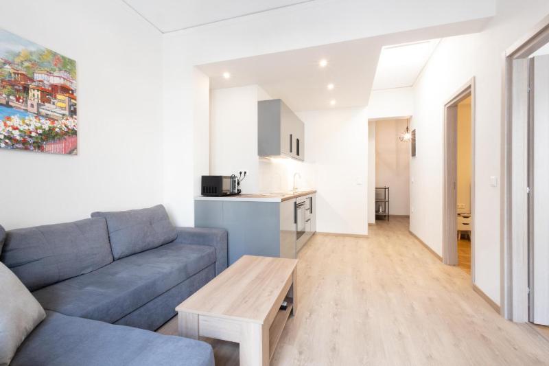 Modern 2-Bedroom Gem close to Metro - image 5