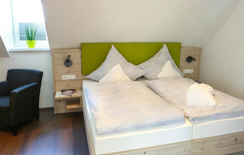 One-Bedroom Apartment with Balcony image 3