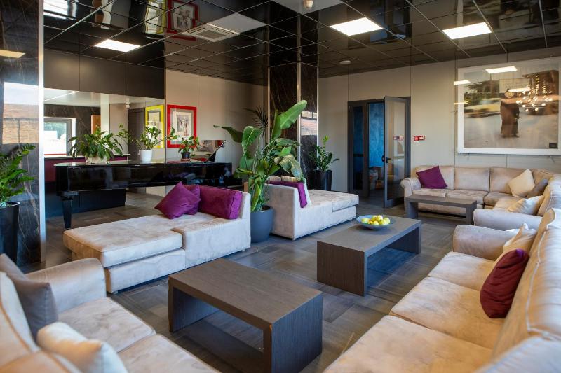 Tiby Hotel - image 21
