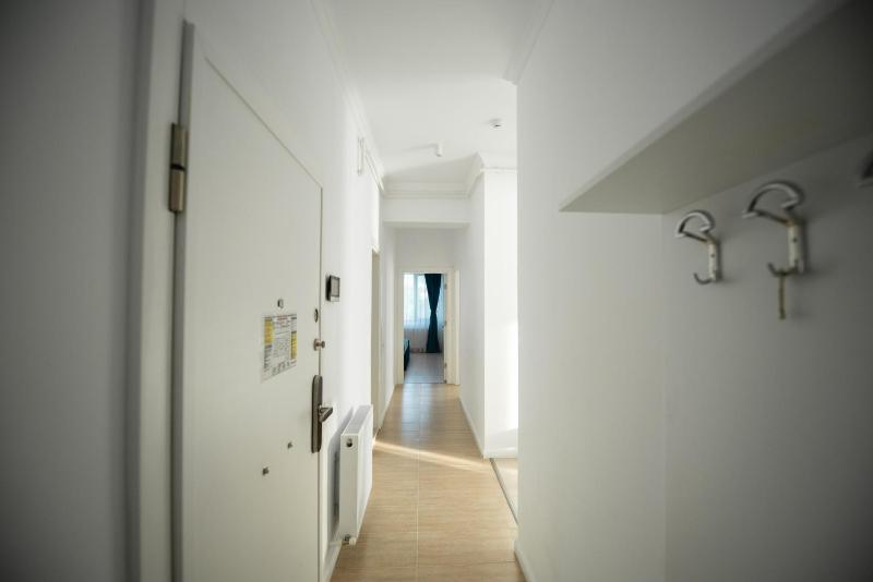 Queen Suite with Balcony image 1