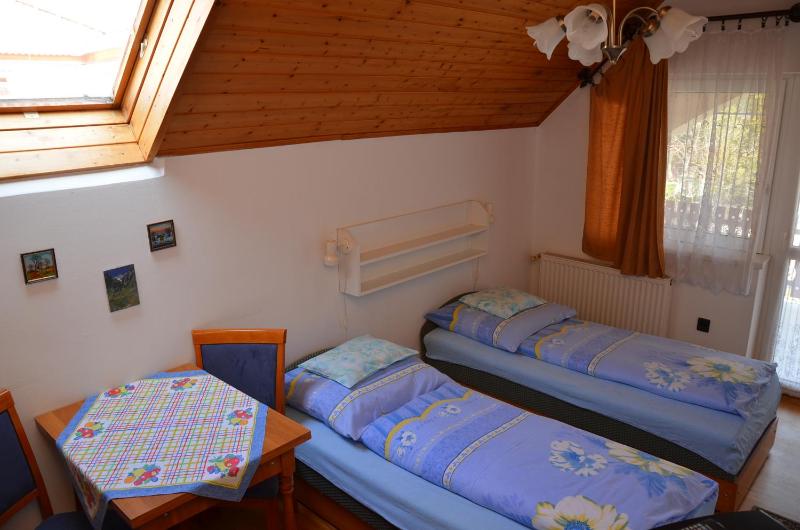 Studio Apartment image 2
