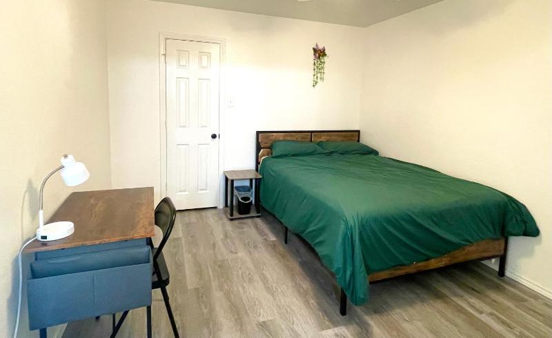 Private room in Dallas59 - image 11