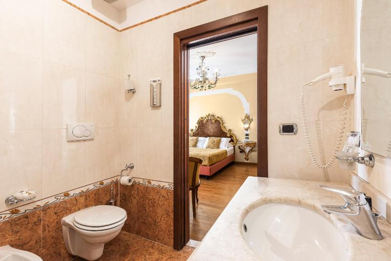 Classic Double or Twin Room image 1