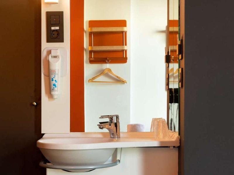 Superior Double Room with Patio image 2