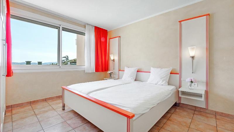 One-Bedroom Apartment (2 Adults) image 1