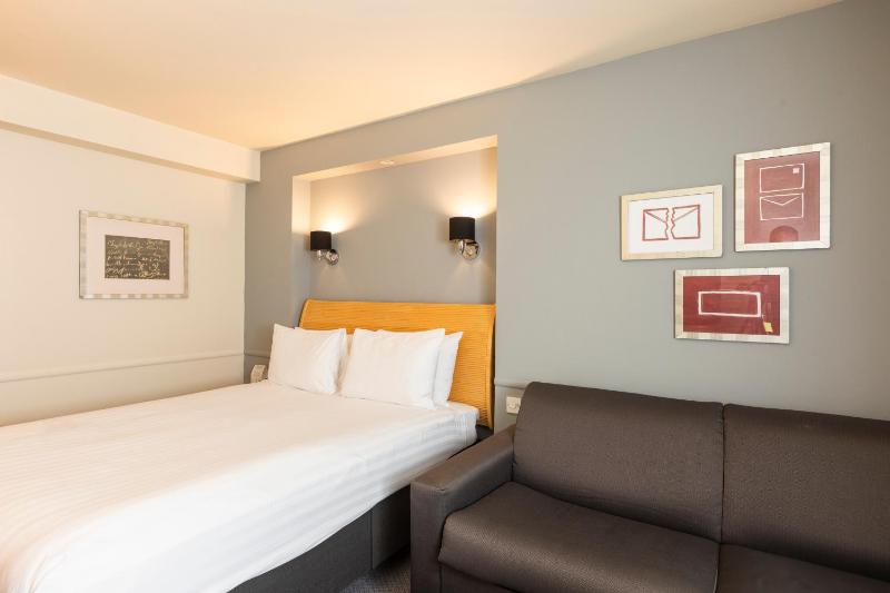 Standard Room image 1