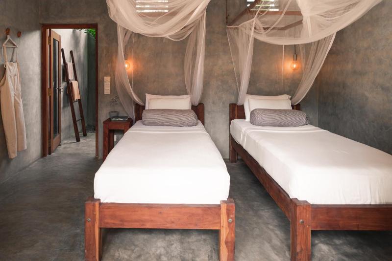 Jamu Surf Lodge - image 12