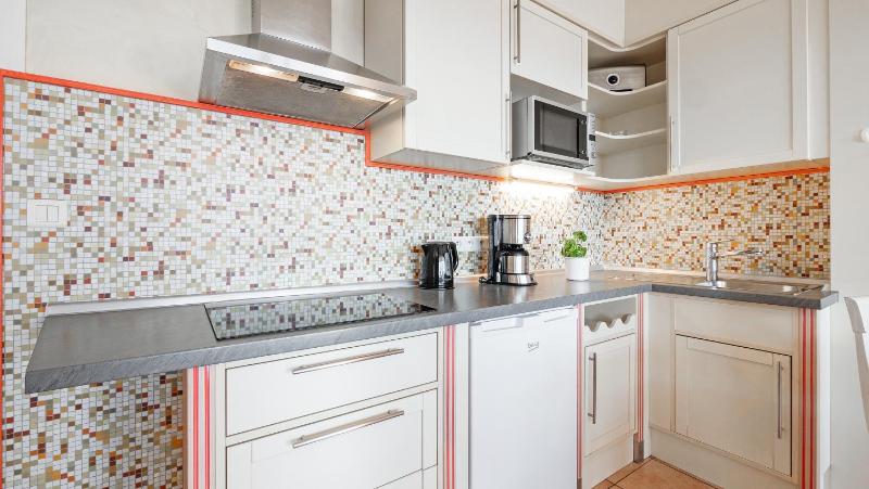 Apartment with Sea View image 3