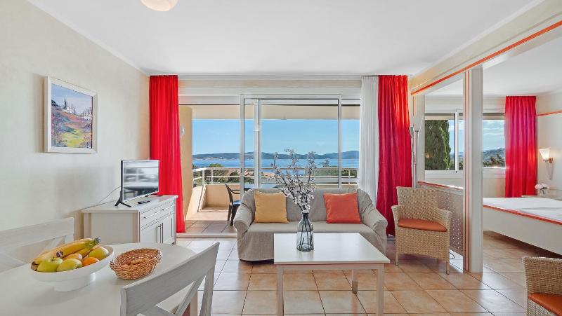 Apartment with Sea View image 1