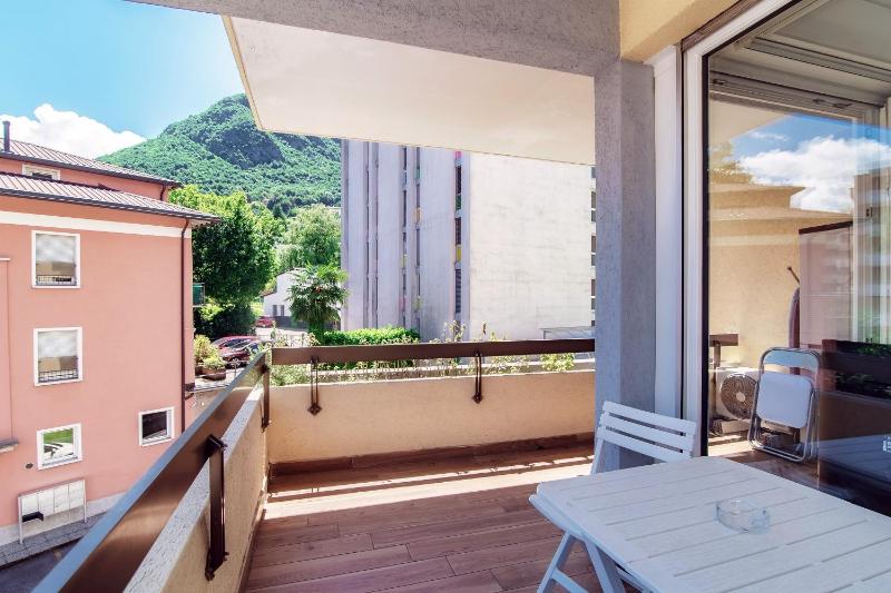Terrazza Paradiso 2 by Quokka 360 - Bright Studio with Balcony - image 10