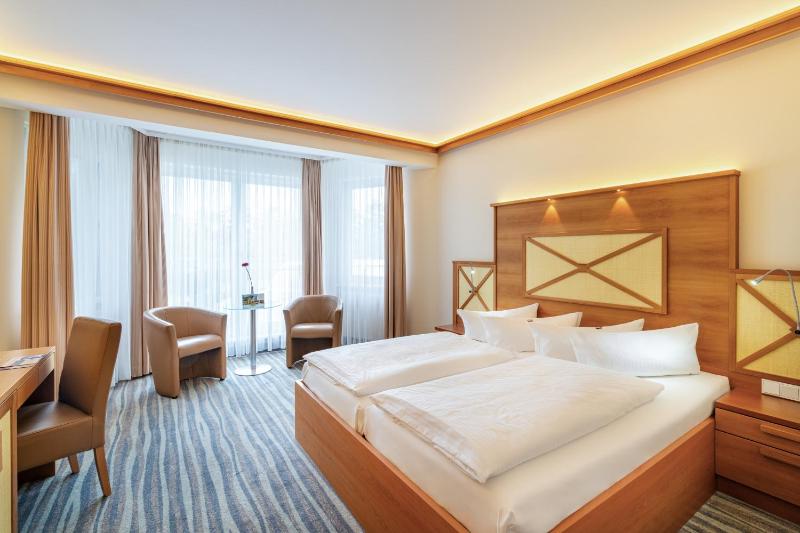 Budget Double Room image 3