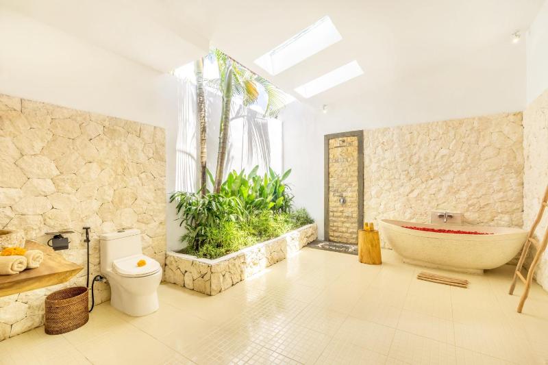 Villa Tokyo - 3 BDR Private Villa - 3 min walk to KU DE TA beach - image 10