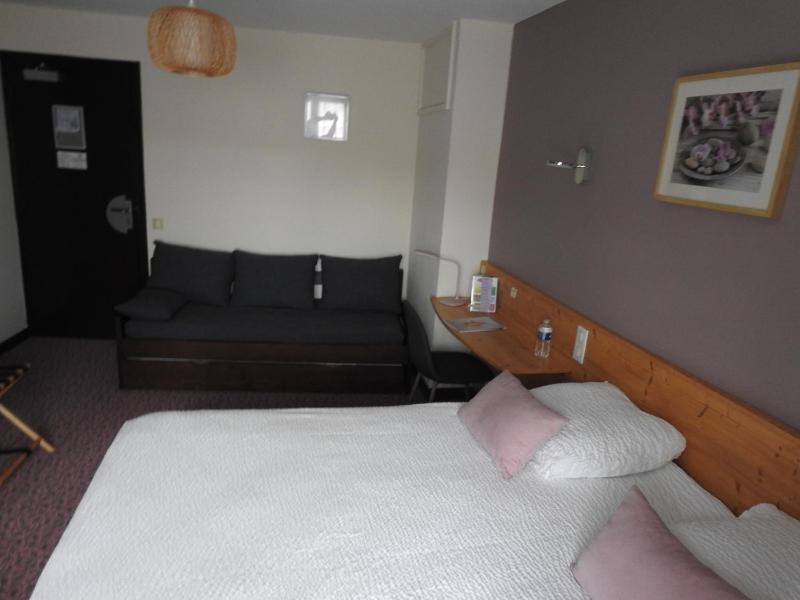 Family Room with Bathroom image 2