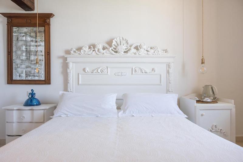 Superior Double Room with Sea View image 3