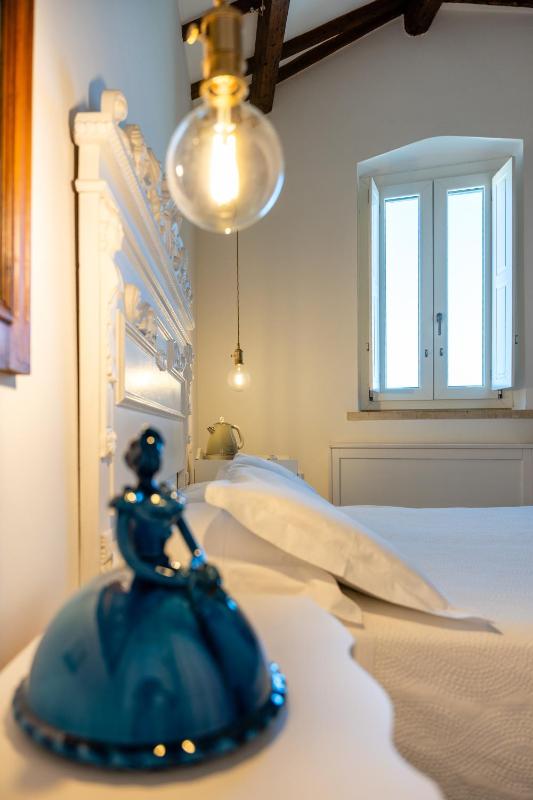 Superior Double Room with Sea View image 4