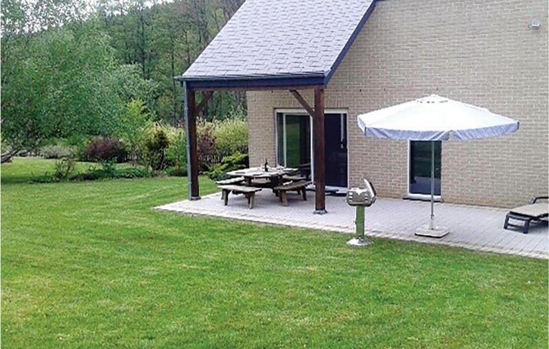 Four-Bedroom Holiday Home image 2