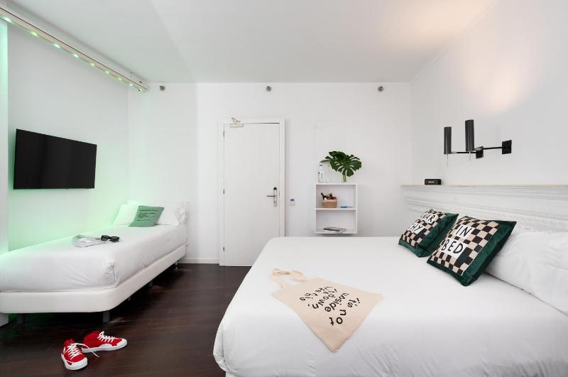 Triple Room image 2