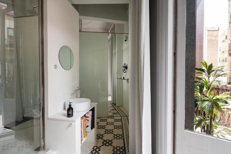 Deluxe Double Room with Balcony image 1
