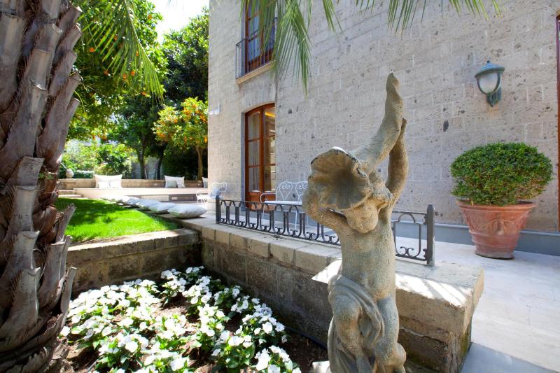 AMORE RENTALS - Villa Ebe - image 12