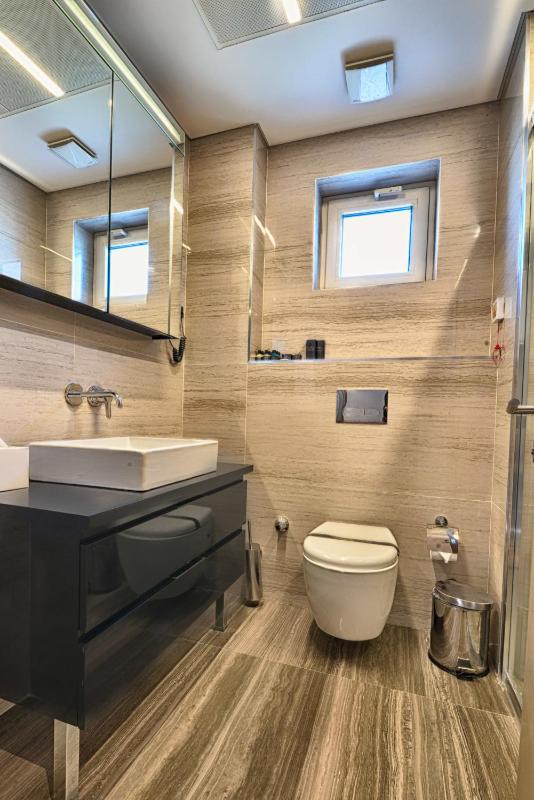 Superior Double Room with Balcony and View image 4