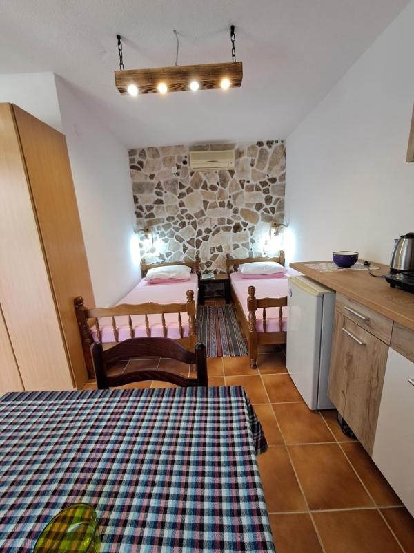 Twin Room image 1