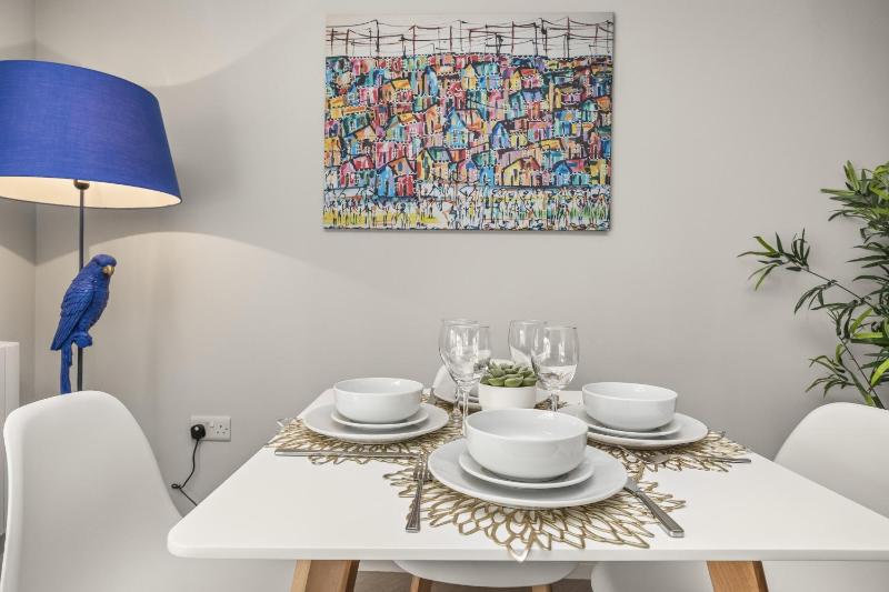 Buzzing Brighton Apartment 3 By My Getaways - image 9