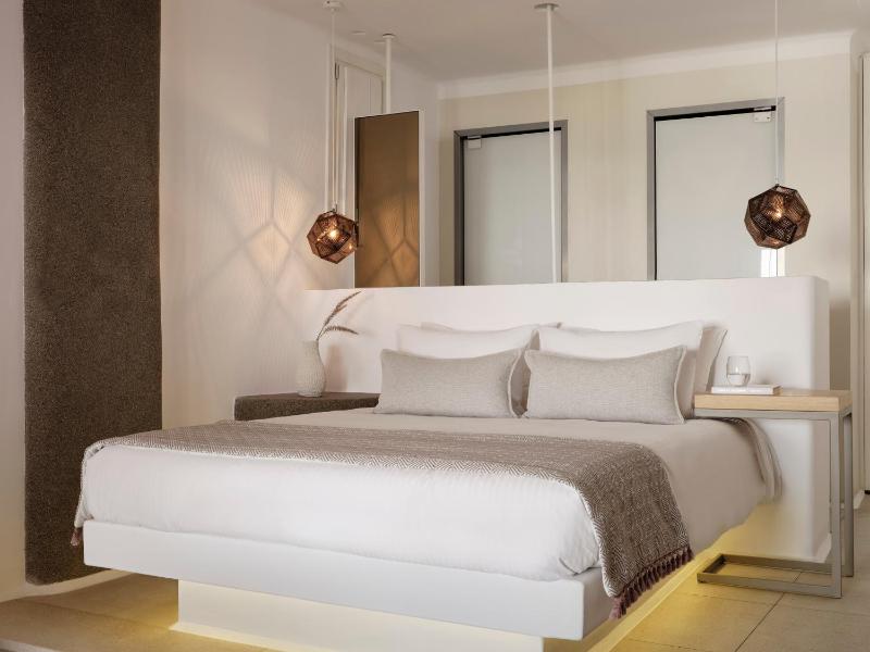 Loft Suite with Sea View  image 3