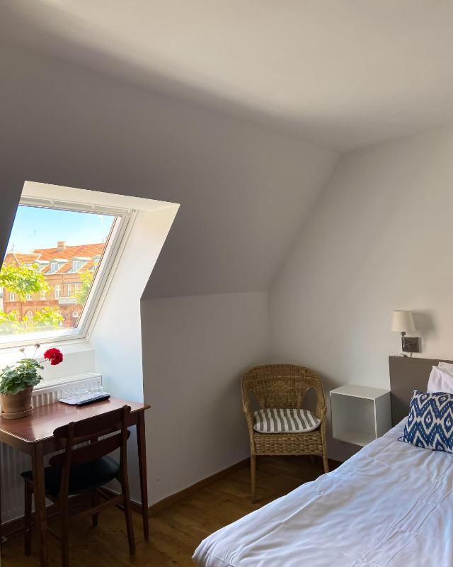 Family Room image 1