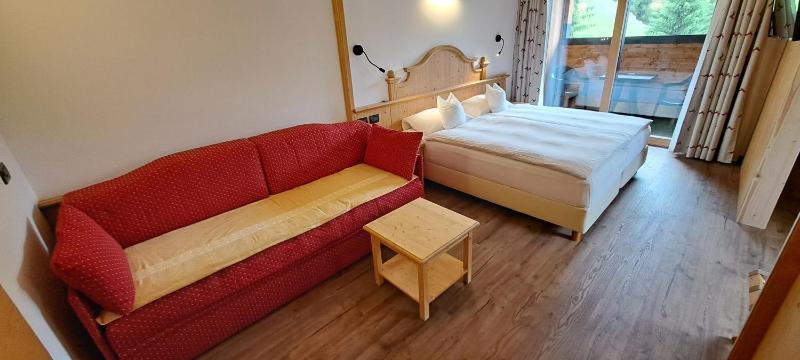 Superior Double or Twin Room with Mountain View image 4
