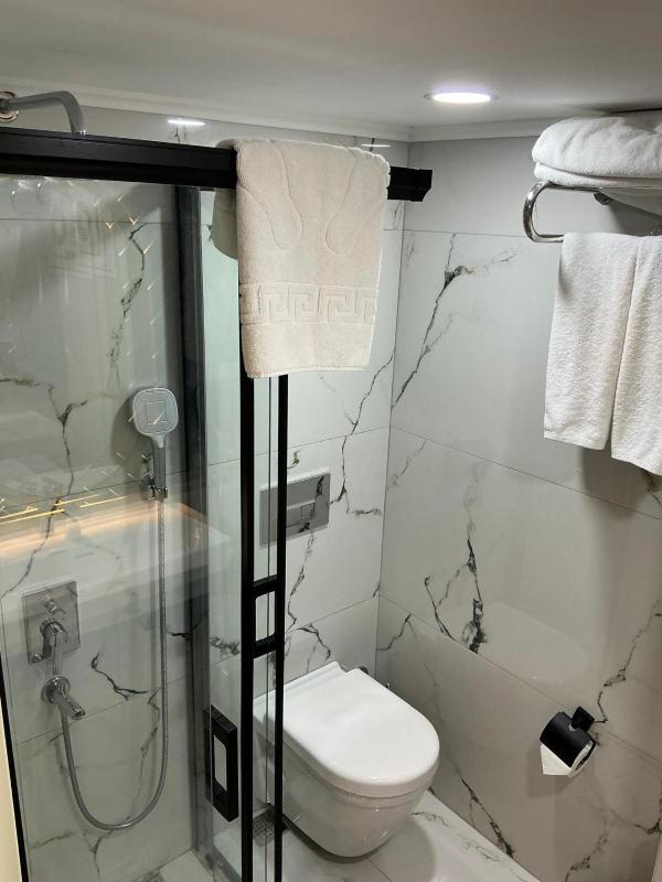 Standard Double Room image 3