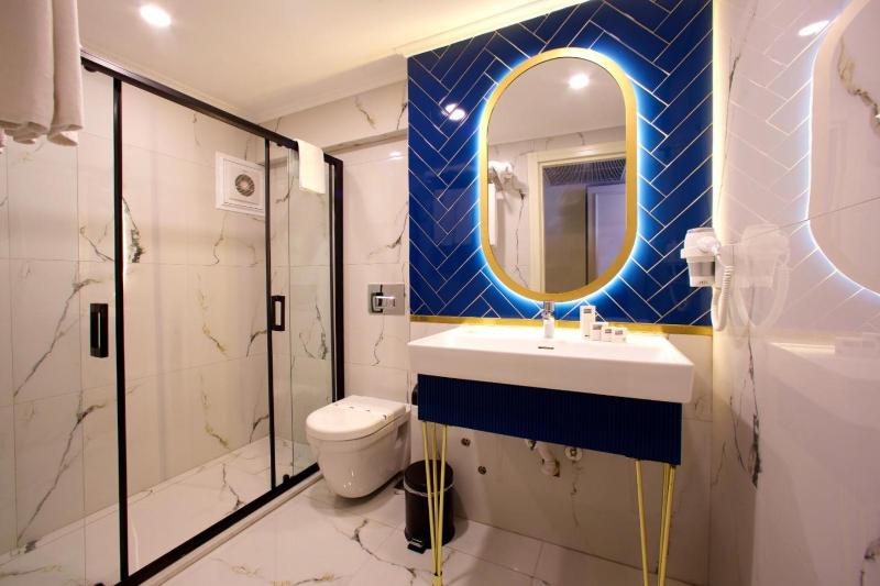 Superior Family Room image 3