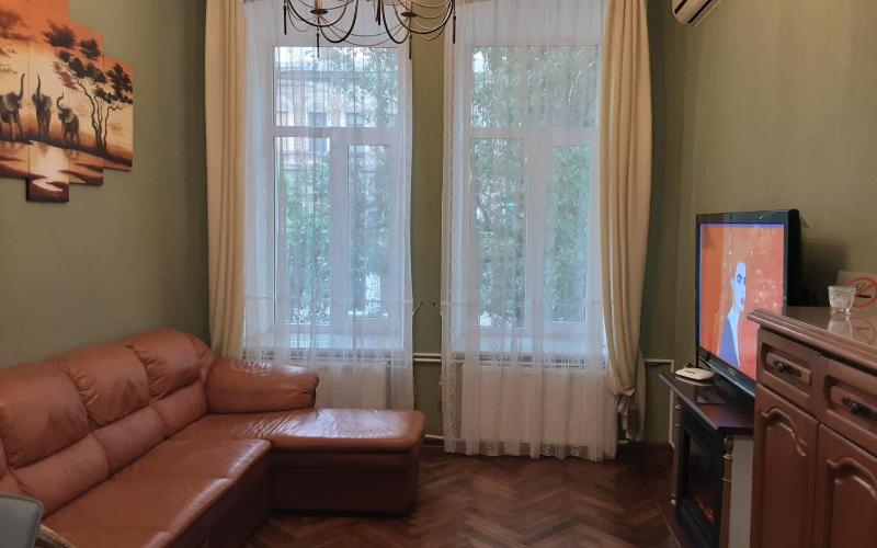 Apartment on Yevreis'ka street Images