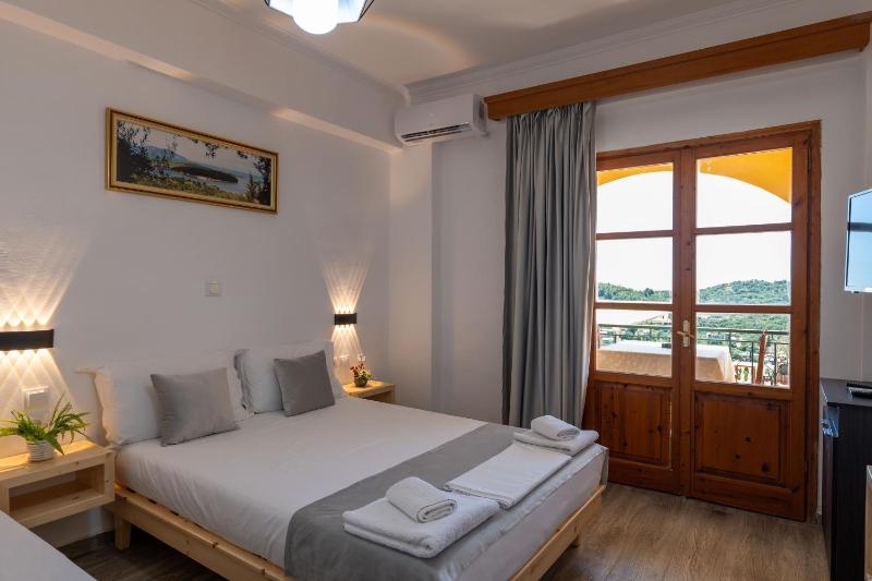 Classic Triple Room image 4