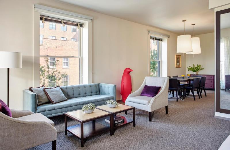 Corner Suite image 3