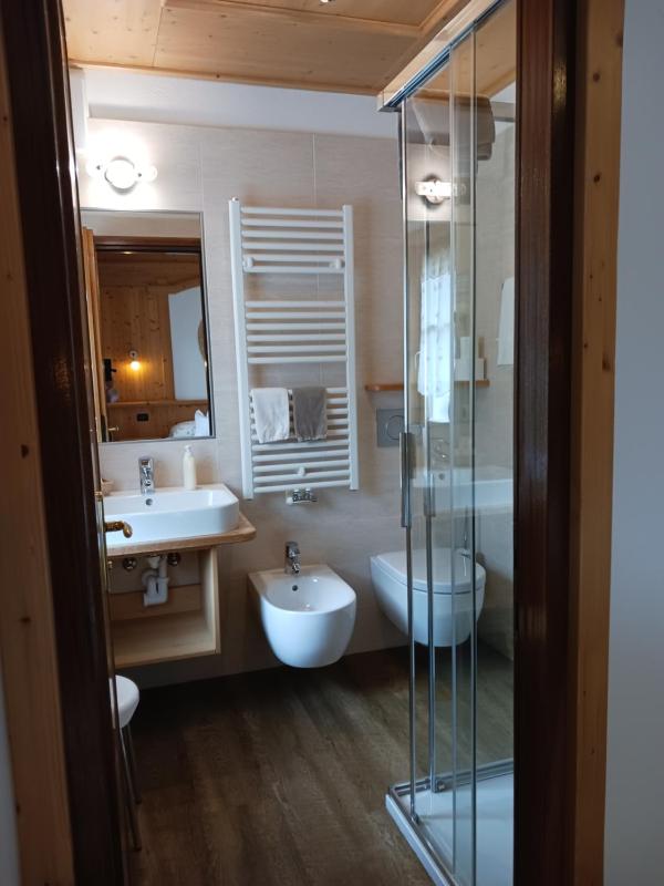 Double or Twin Room image 2
