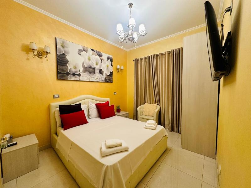 Double Room with Private Bathroom image 2