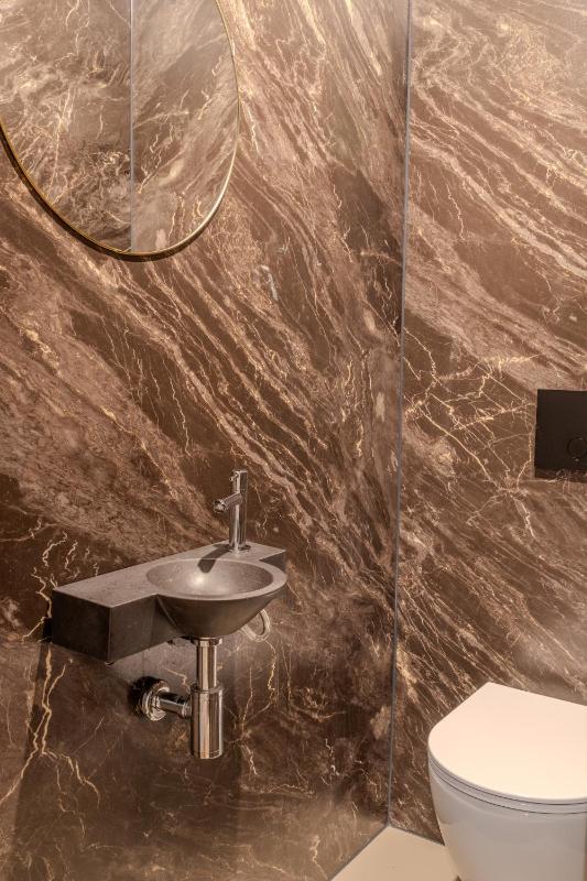 Double Room with Shared Bathroom image 4