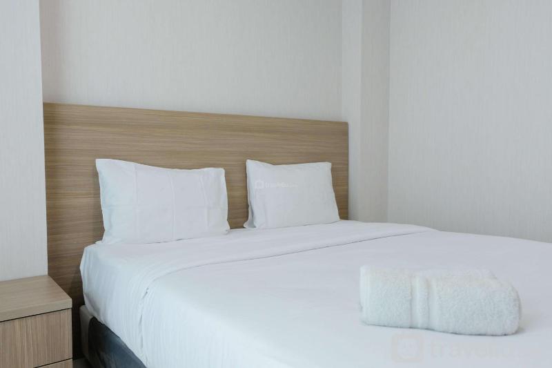 Pool View Brooklyn Alam Sutera Studio Apartment near IKEA By Travelio - image 14
