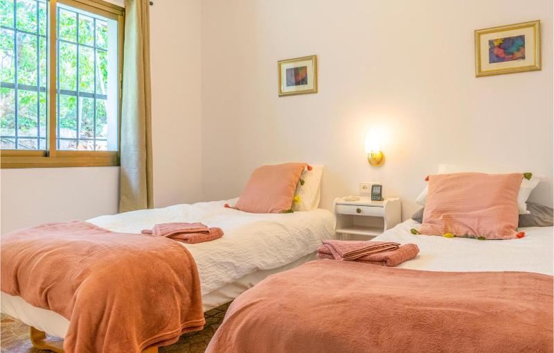 Nice home in La Cala de Mijas - image 11