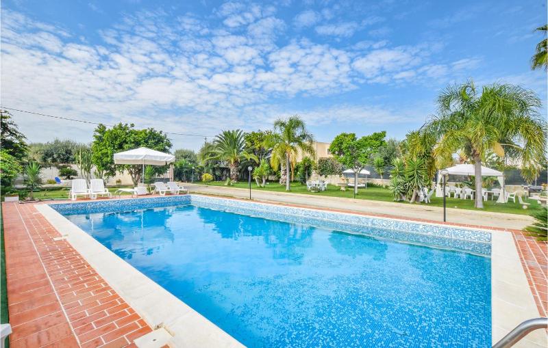 Awesome Home In Siracusa - image 8