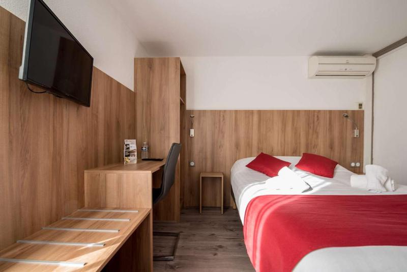 Double Room image 3