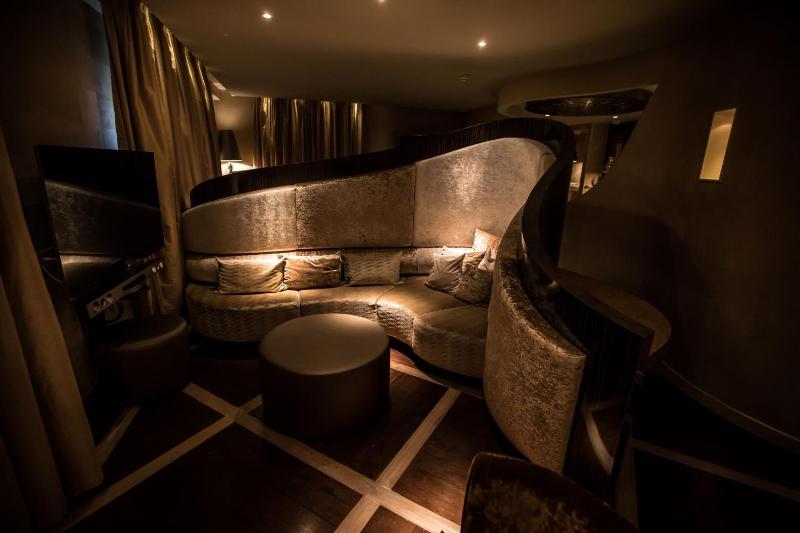 Presidential Suite image 4