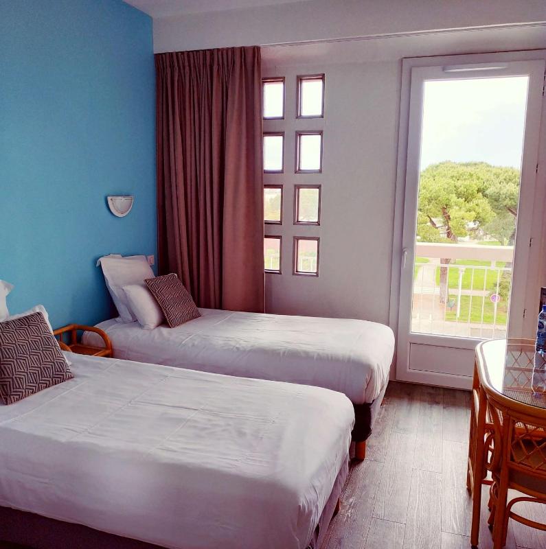 Twin Room with Sea View image 1