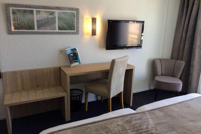 Double or Twin Room with Sea View image 1