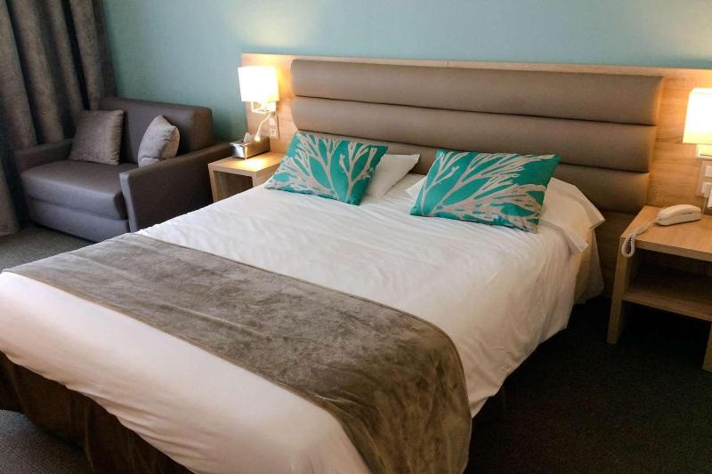 Triple Room with Sea View image 3