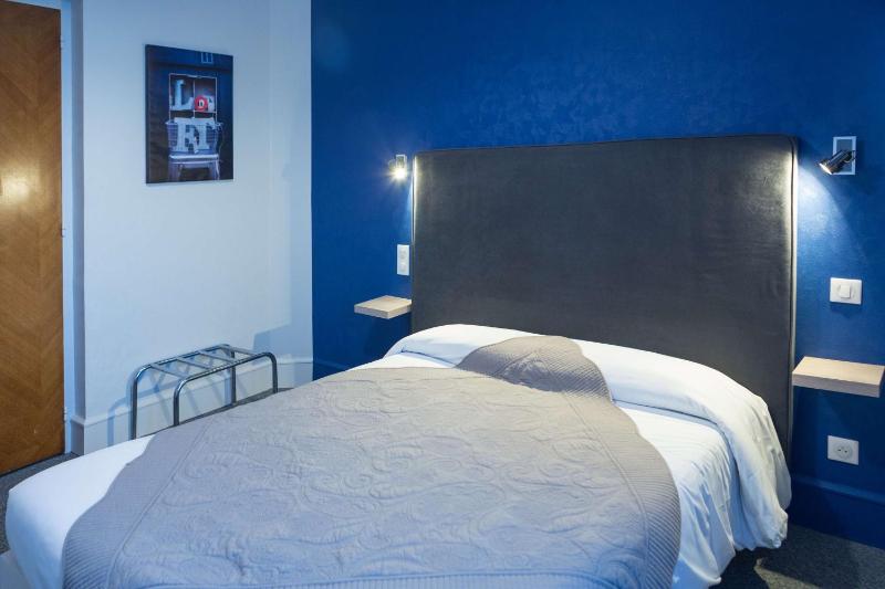 Double Room image 1