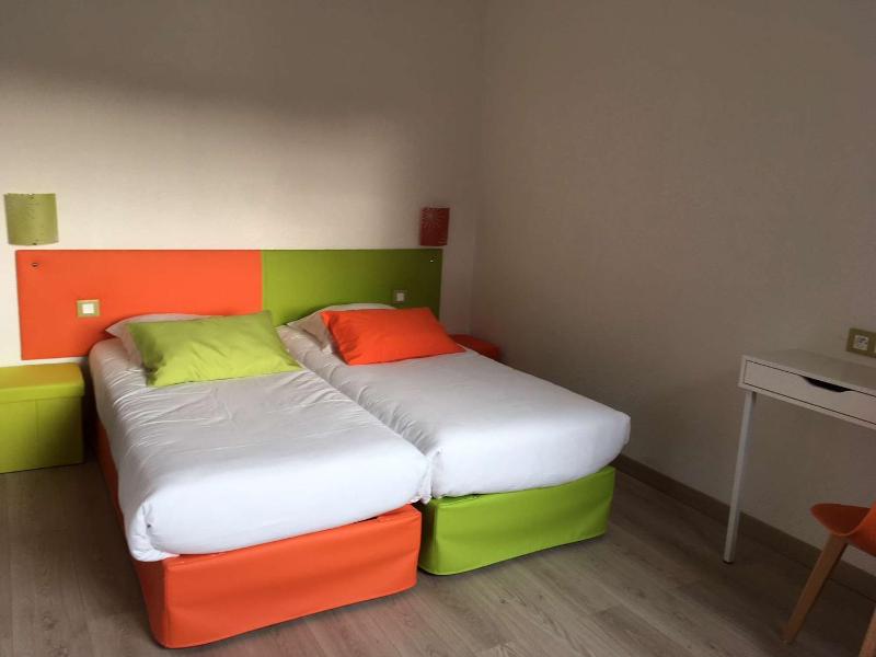 Superior Twin Room image 4